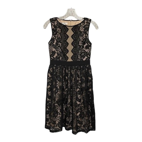 London Style Collection 2 Petite Black Sleeveless Scoop Neck Lace Dress - Picture 2 of 5